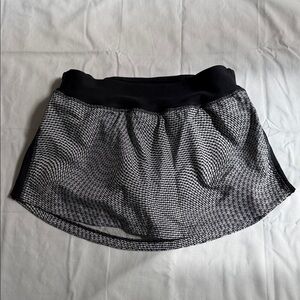 Under Armour Black and White Tennis Skirt. Size S.
